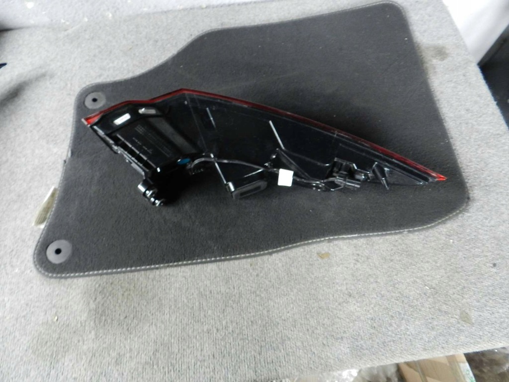 фото №6, Jaguar i pace 18- лампа led задняя правая сторона