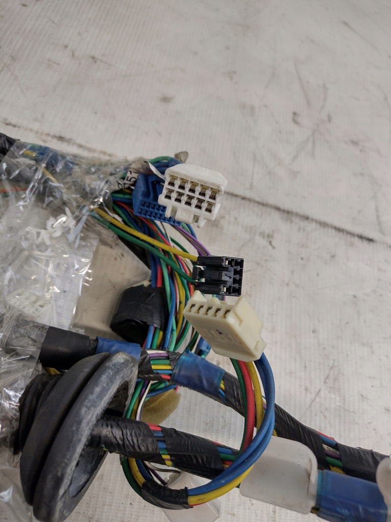 фото №8, Электропроводка дверь правый перед toyota prius ii 08r.