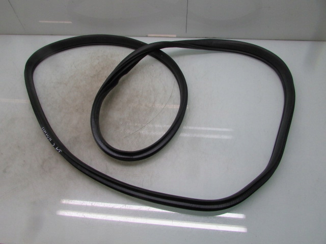 фото №1, Mazda 3 bm 14r sedan прокладка двері ліва задня