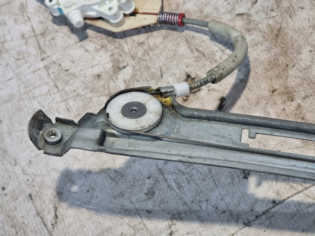 Подъемник стекло правый перед оригинальный номер 05074798aa dodge caliber 07r Доставка