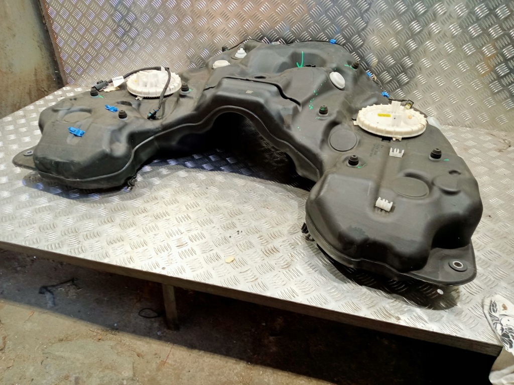 Gle w166 бак топлива a1664710101 80km mercedes Цена