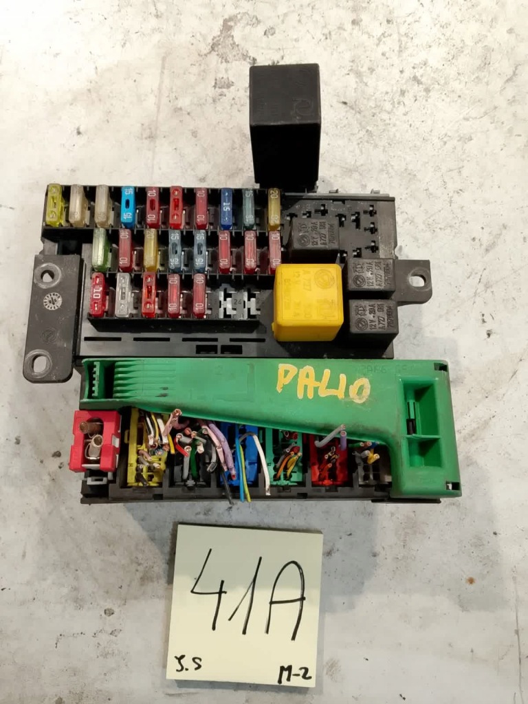 Купити Fiat palio 46520330 коробка запобіжників bsi