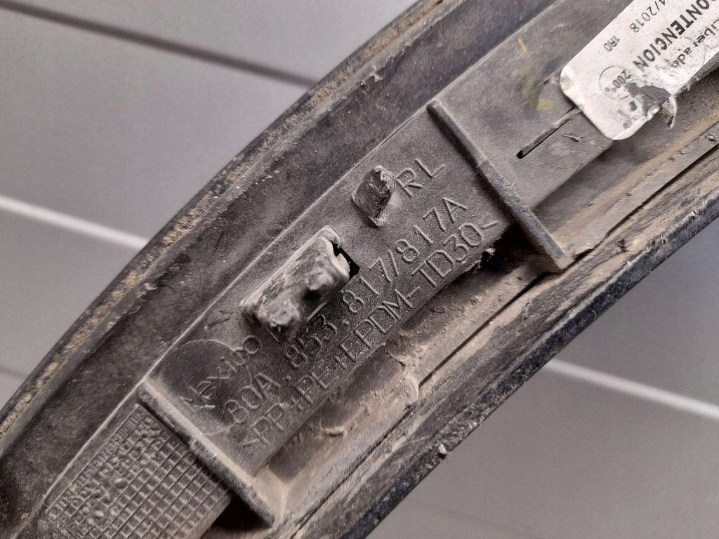 фото №8, Audi q5 sq5 2018 задняя сторона левая молдинг крыла заднего