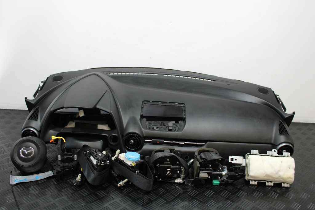 фото №1, Приборная панель консоль подушка безопасности подушки безопасности mazda cx3 cx-3 lift