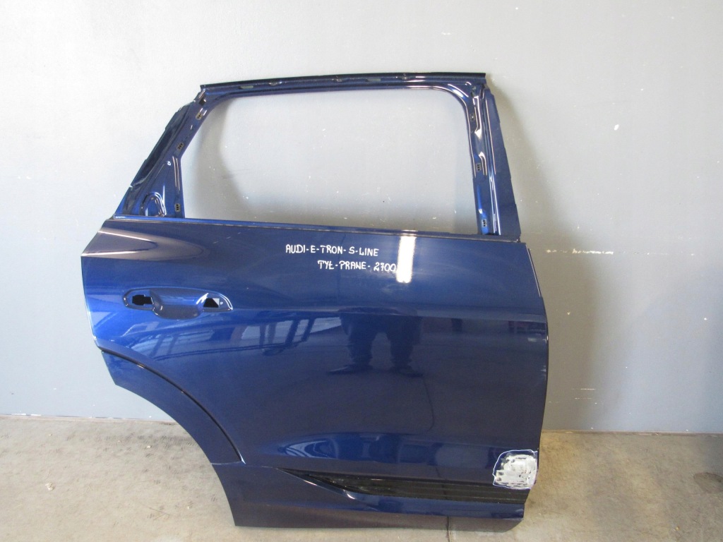 Audi e-tron s-line двері праве задній Ціна
