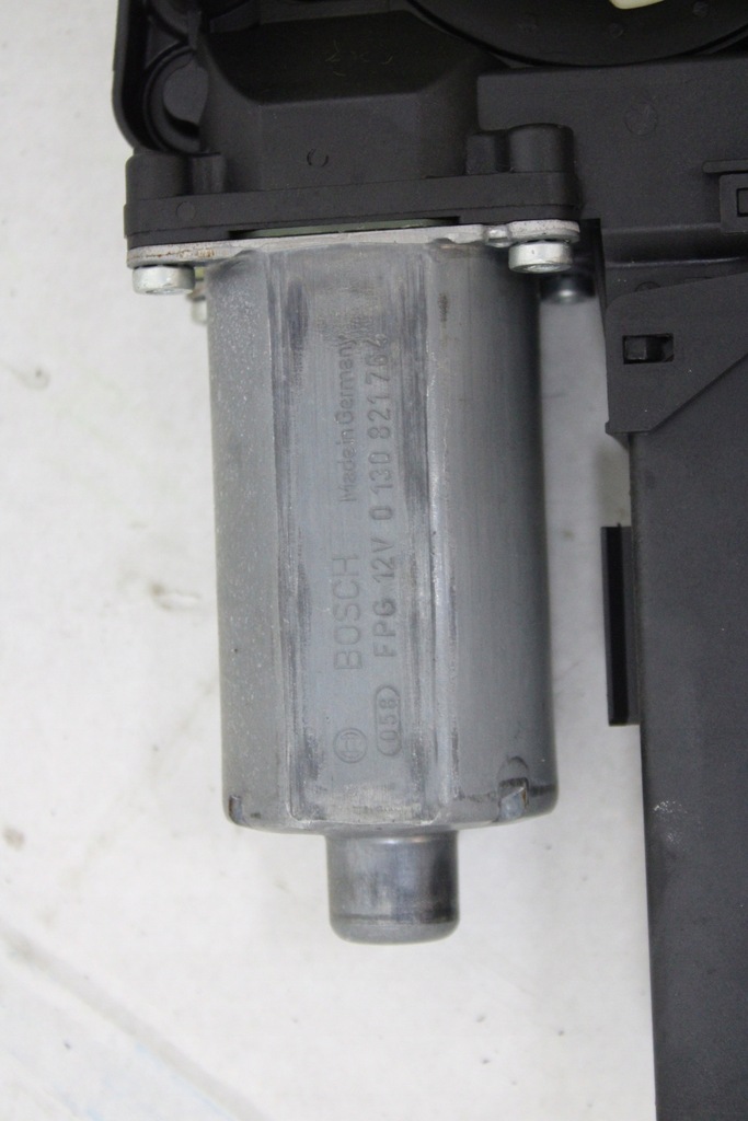 фото №9, Audi a4 b7 cc cabrio 2007r- подъемник стекло правый перед