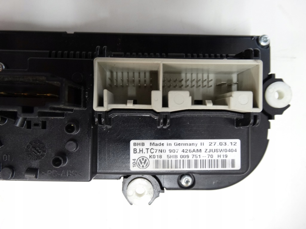 фото №10, Панель обдув кондиціонера vw passat b7 5hb009751