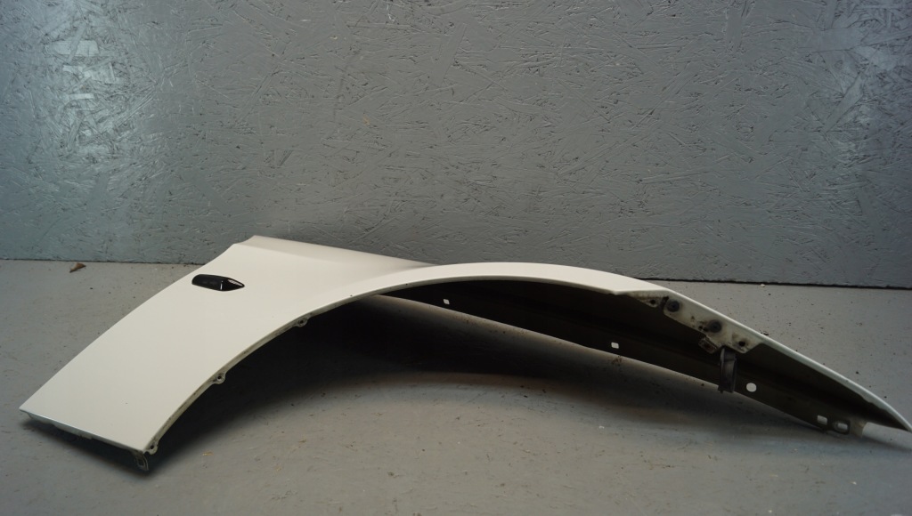 Крыло  правый  перед bmw e90 e91 Оригинал