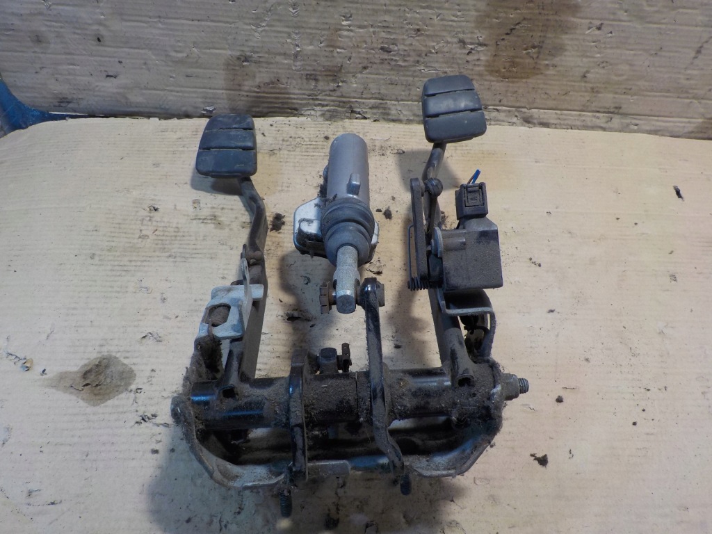 Купити Педалі зчеплення i гальма scania 1435680