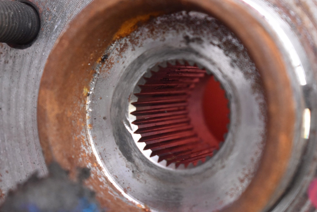 фото №6, Поворотный кулак ступица левая перед chevrolet hhr 1 i 2.4 b 172 km 05-11