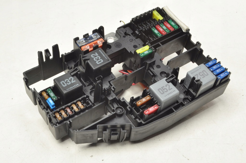 Купить Mercedes w177 w247 коробка предохранителей a1779069601