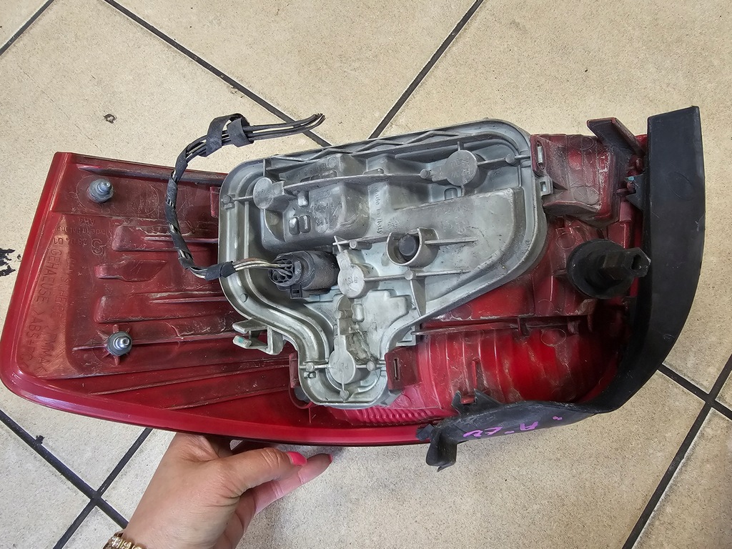 фото №7, Лампа левый правый задняя audi a3 8p 3d 06'