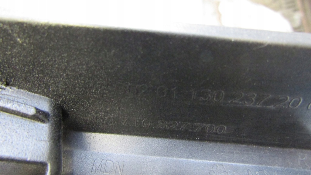 фото №10, Ветровик спойлер накладка правая задняя vw multivan t7