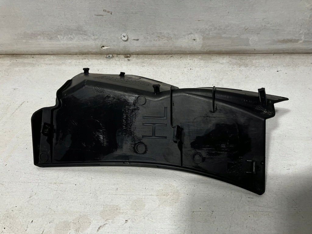 фото №4, Corolla e21 хетчбек заглушка лампи лівий задня