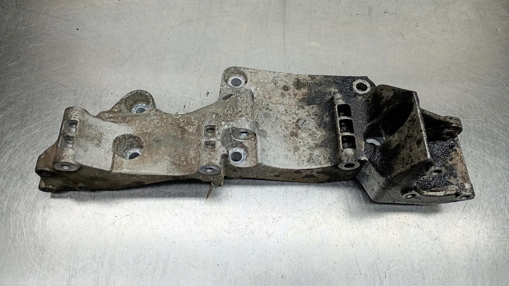 фото №1, Кронштейн генератор 06a903143p seat leon toledo ii 1.6b