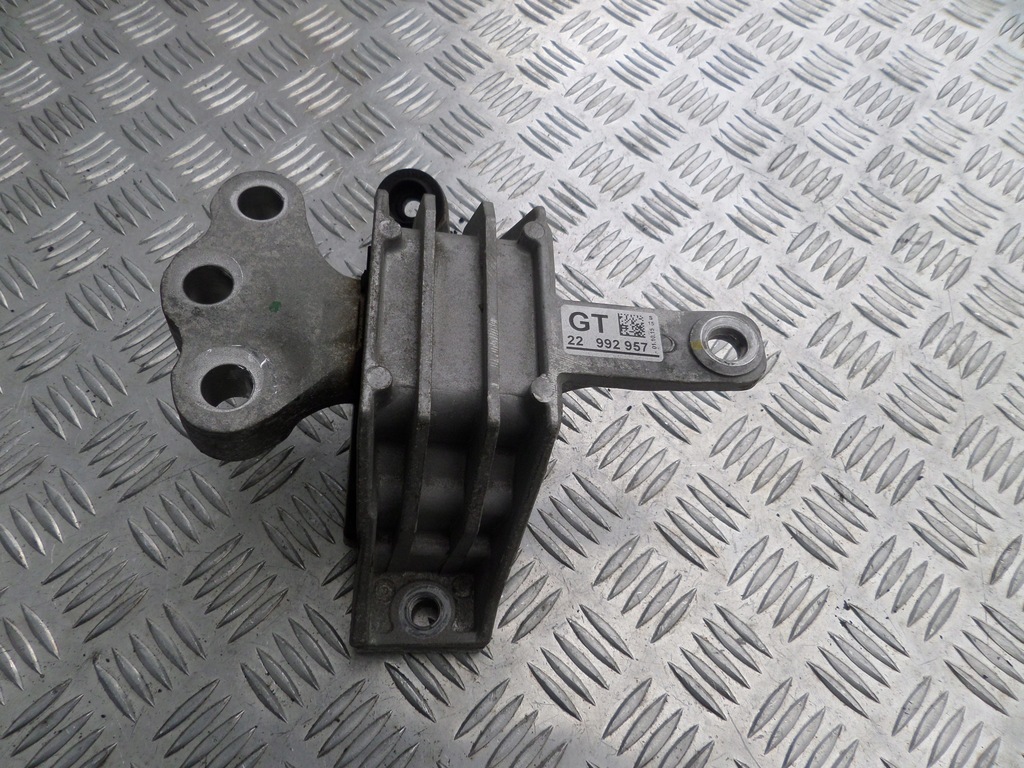 фото №1, Opel insignia a кронштейн подушка двигателя 22992957 1.6