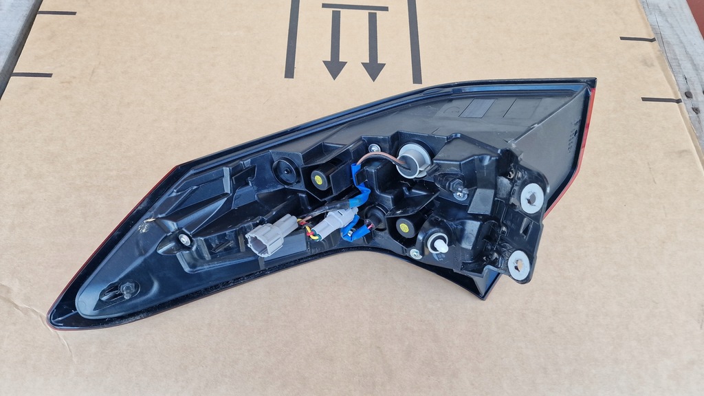 фото №6, Лампа левая задняя задняя w крыло nissan x-trail t33 europa штука