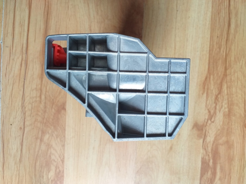 фото №9, Bmw 1 f40 m135i 19- кронштейн туннель среднего 6823583