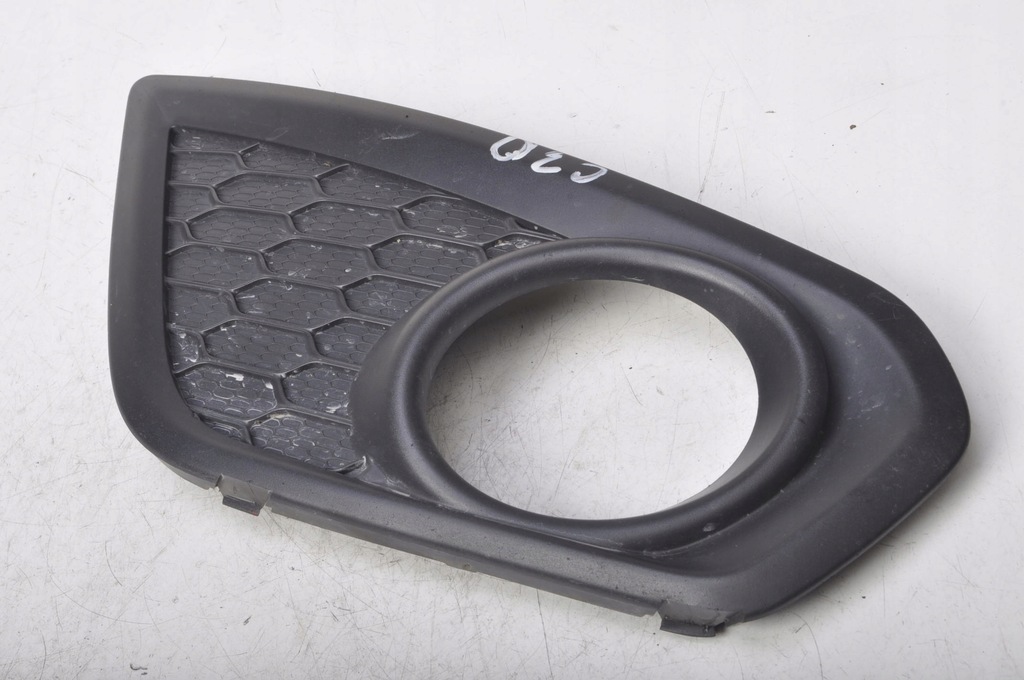 фото №1, Volvo c30 рамка решітка протитуманної фари права 31298172