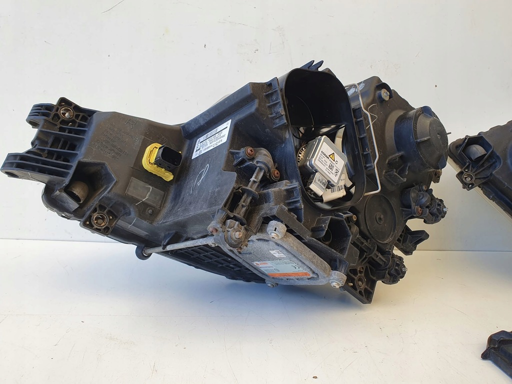 фото №7, Mercedes actros mp4 лампа правая левая перед