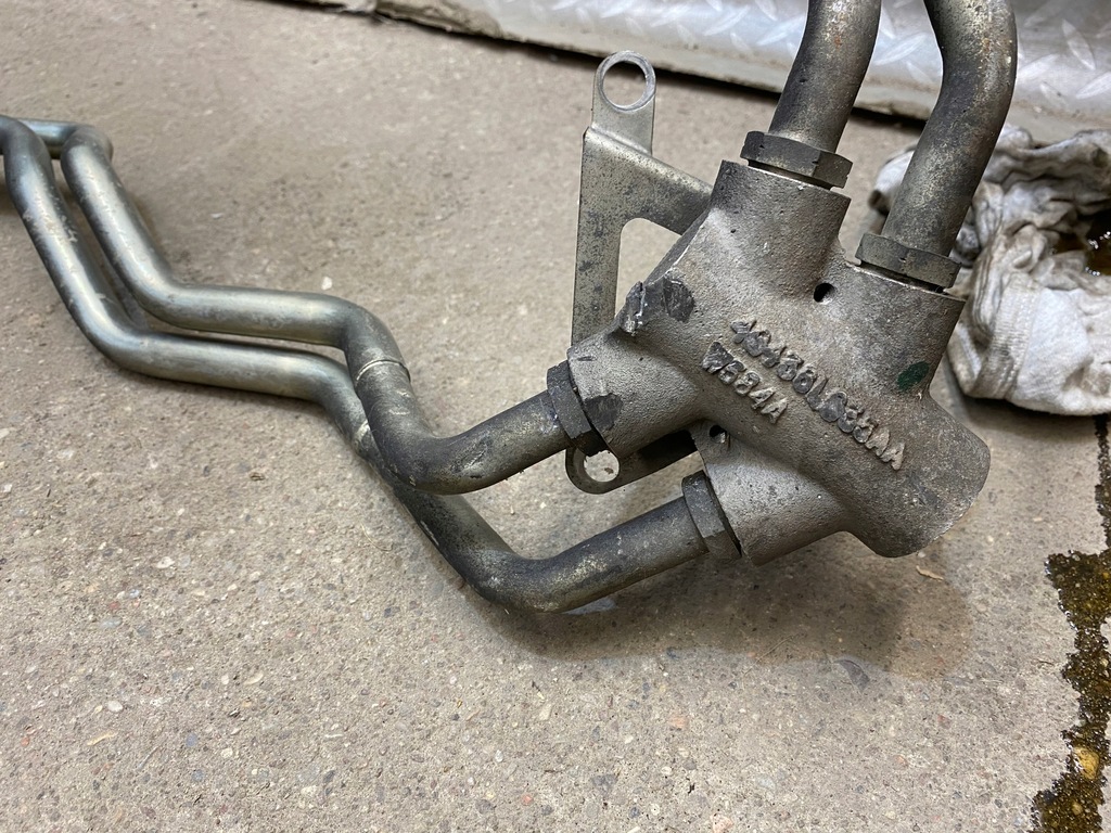 фото №6, Шланг wąż трубка оливи коробки aston martin db9 5.0 6.0 v12 4g43-321363-ac