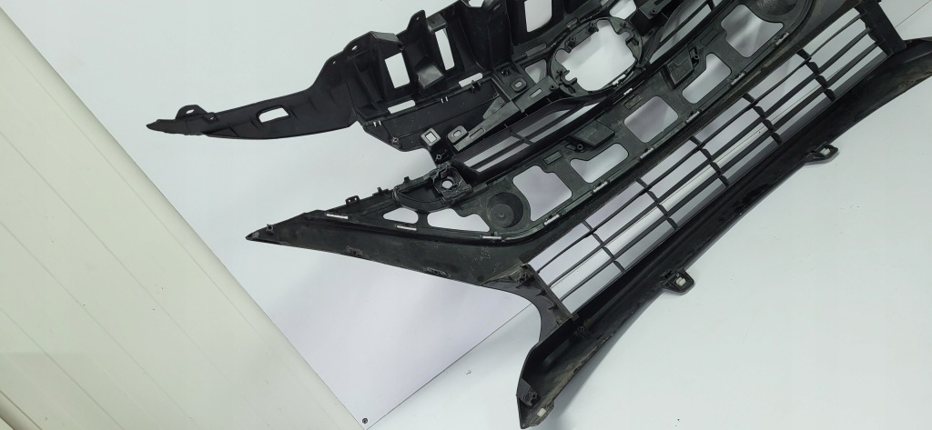 Toyota prius plug in 17-19 решітка бампера підсилювач бампер 53111-47260 Оригінал