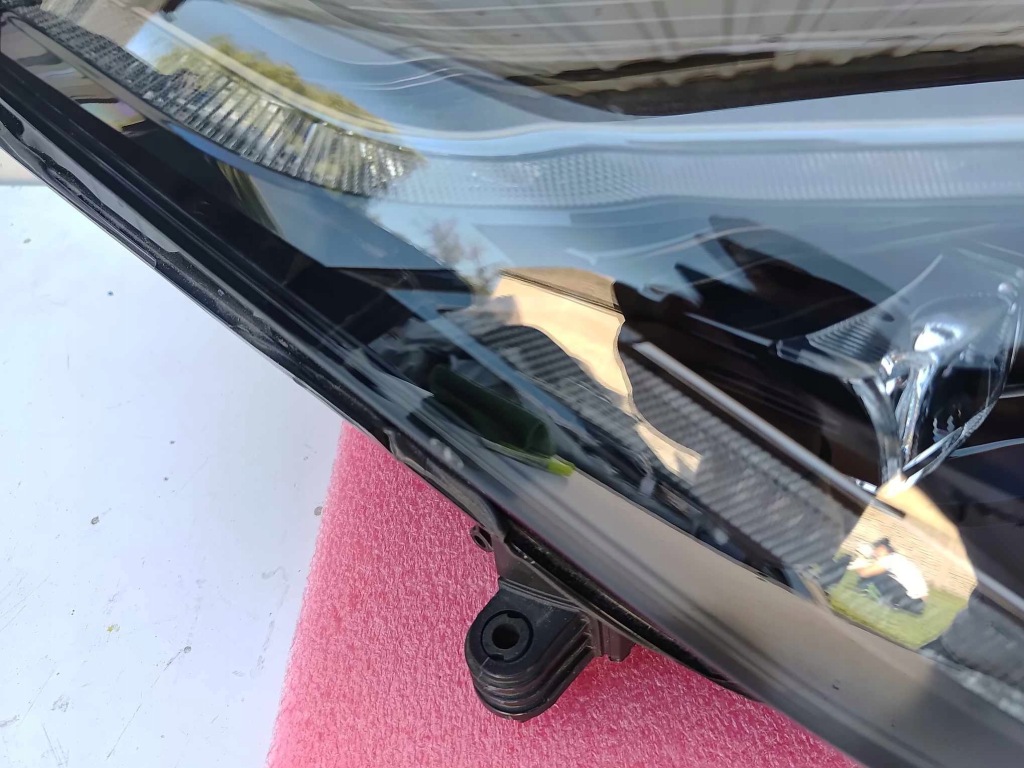 Jaguar e-pace x540 фара правый  перед передняя full led pixel 3697 с Разборки