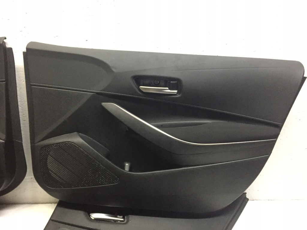 фото №5, Обшивки обшивка дверь toyota corolla e21