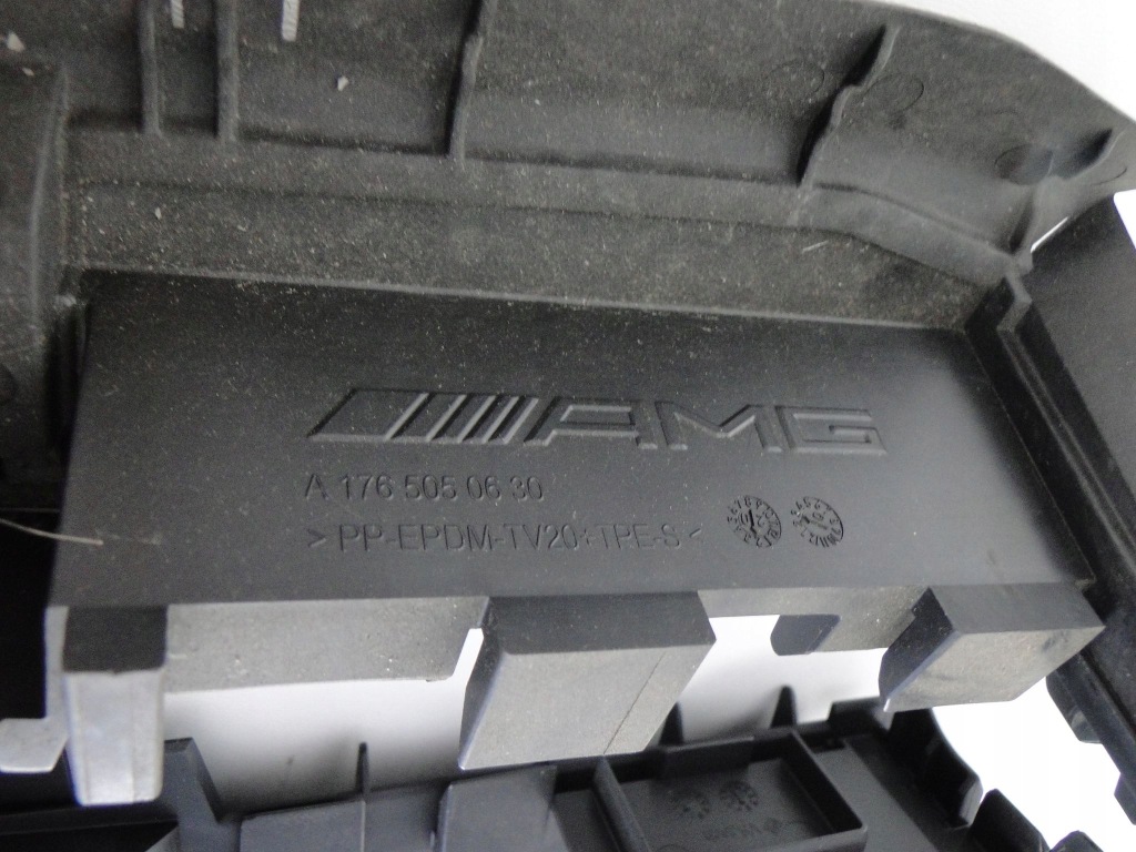 Mercedes a w176 176 cla 117 gla 156 повітропровід повітря верхній ліва 45 amg Київ