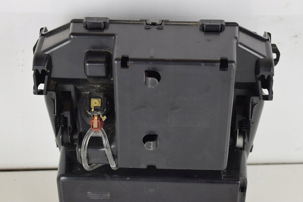 фото №5, Пепельница mercedes c-klasa w205 a2056800210