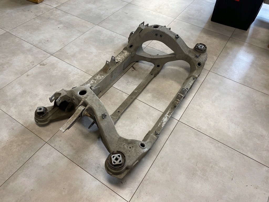 фото №3, Tesla model s 2013r. подрамник подрамник задняя