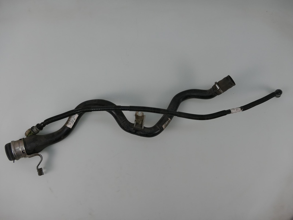 фото №1, Bmw 3 f31 f30 3.0 d заливна горловина пального труба заливної