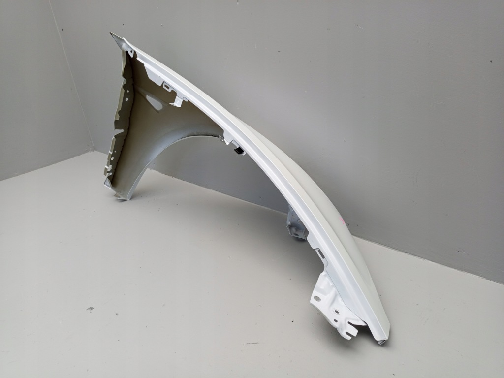 Купити Tesla 3 3 2024- крило передній ліве перед передній =