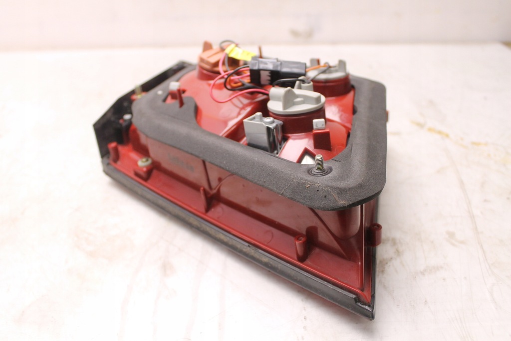 фото №8, Kia magentis lift sedan 03- лампа кришки правий задня