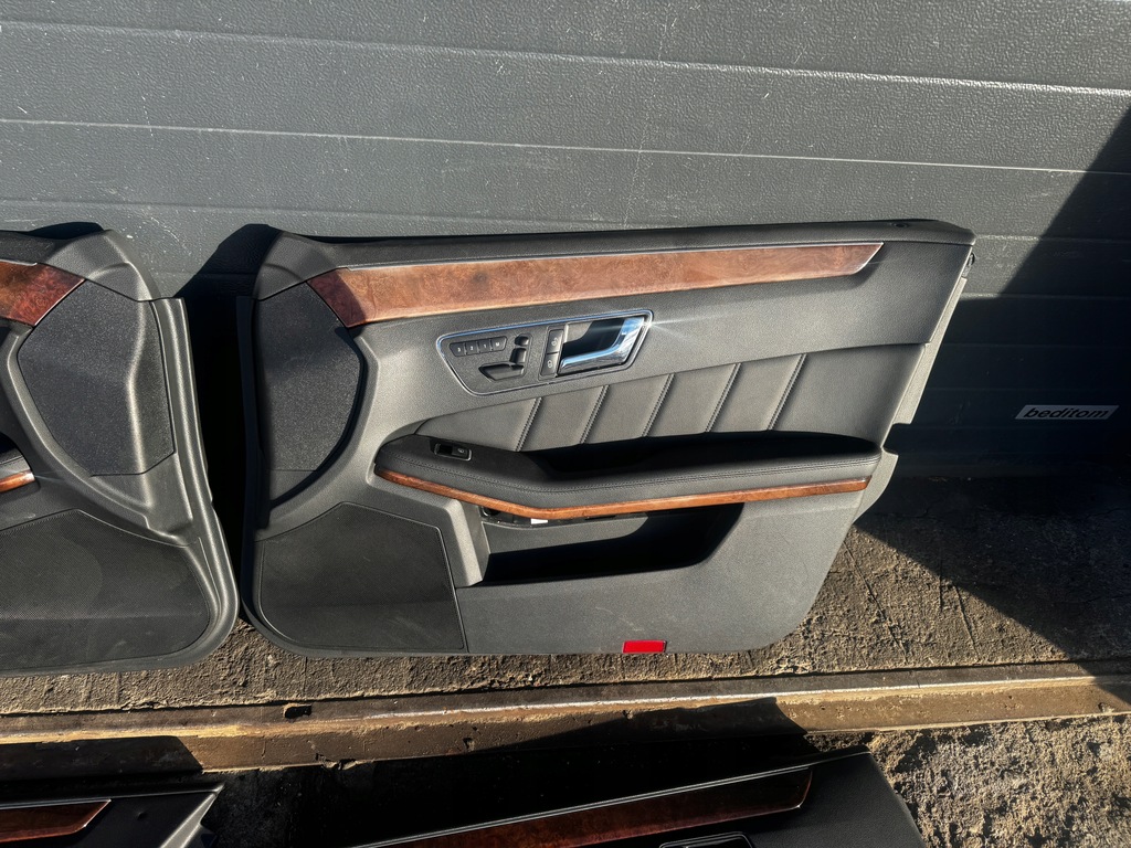 фото №10, Mercedes w212 kombi кожа сиденья заднее сиденье обшивки электрический