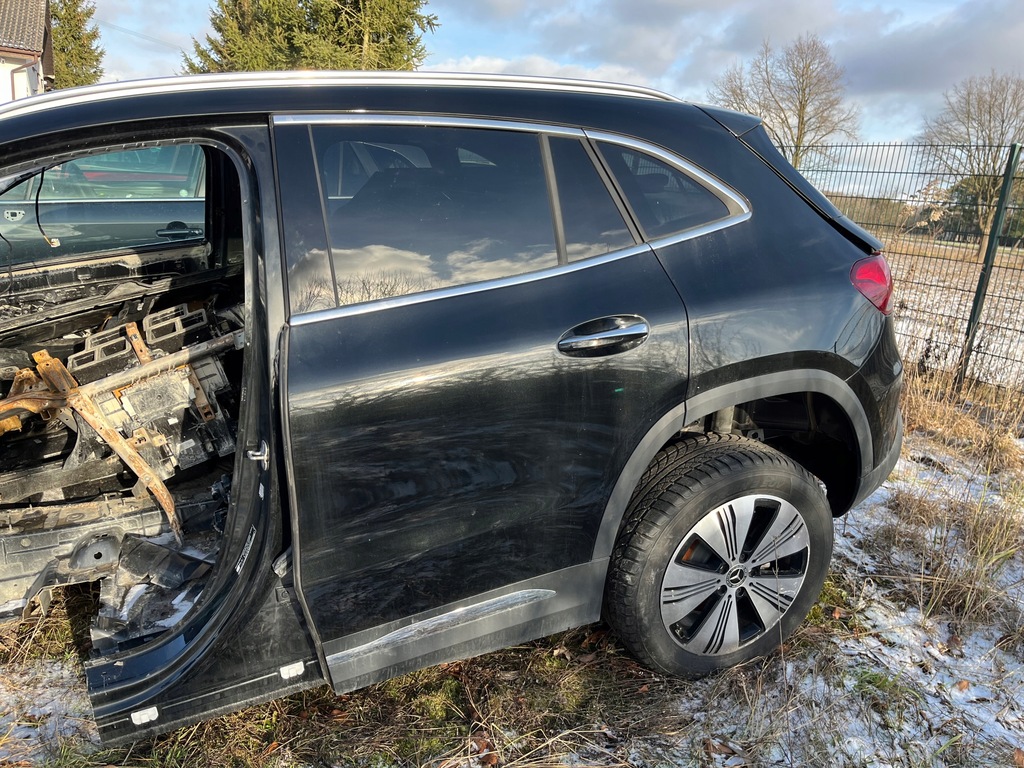 фото №1, Mercedes eqa h243 крыло четверть 191