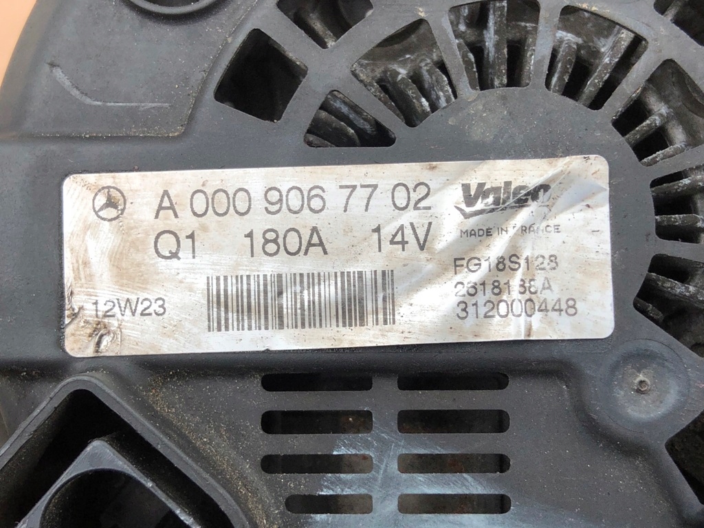 Генератор блок питания 180a 14v a0009067702 mercedes benz w166 w218 w212 w204 с Разборки