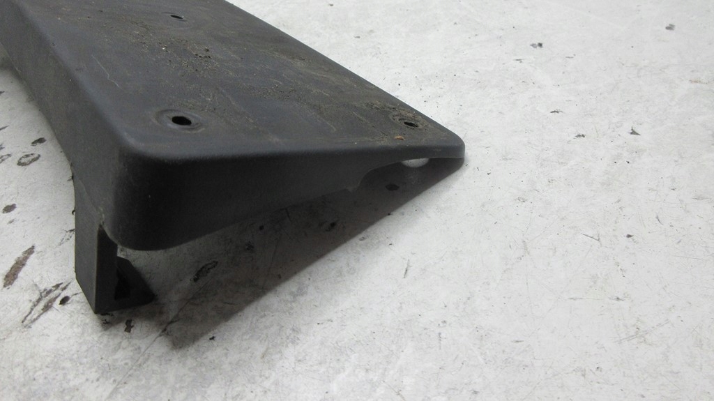 фото №8, Mercedes w221 a2218850081 подкладка pod номерной знак передний бампера