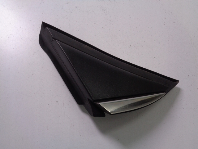 фото №2, Трикутник крила правий renault megane iv hb 2017 rok