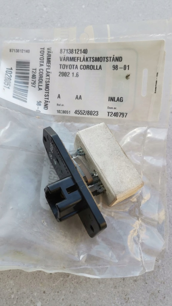 Купити Toyota corrola резистор вентилятора 8713812140