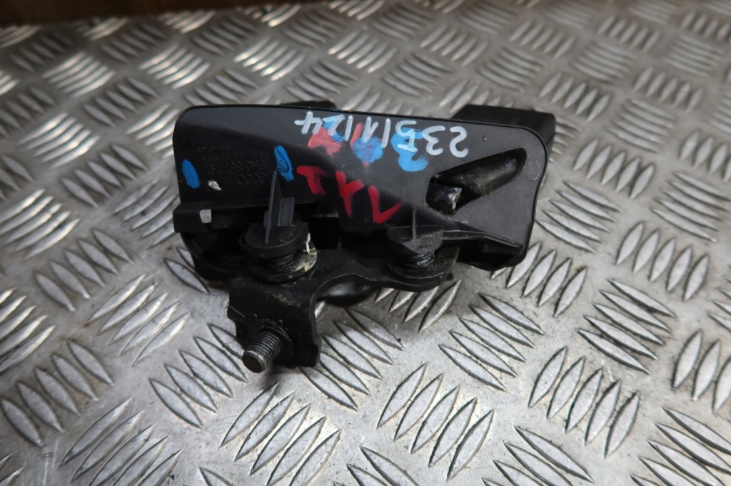 фото №4, Защёлки ремней задняя audi a4 b8 8k0857797