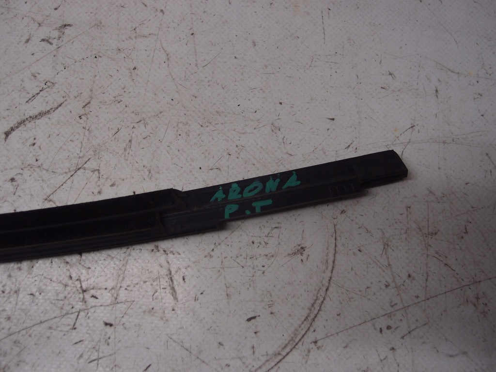 фото №8, Молдинг уплотнитель правый задняя arona 6f0839478