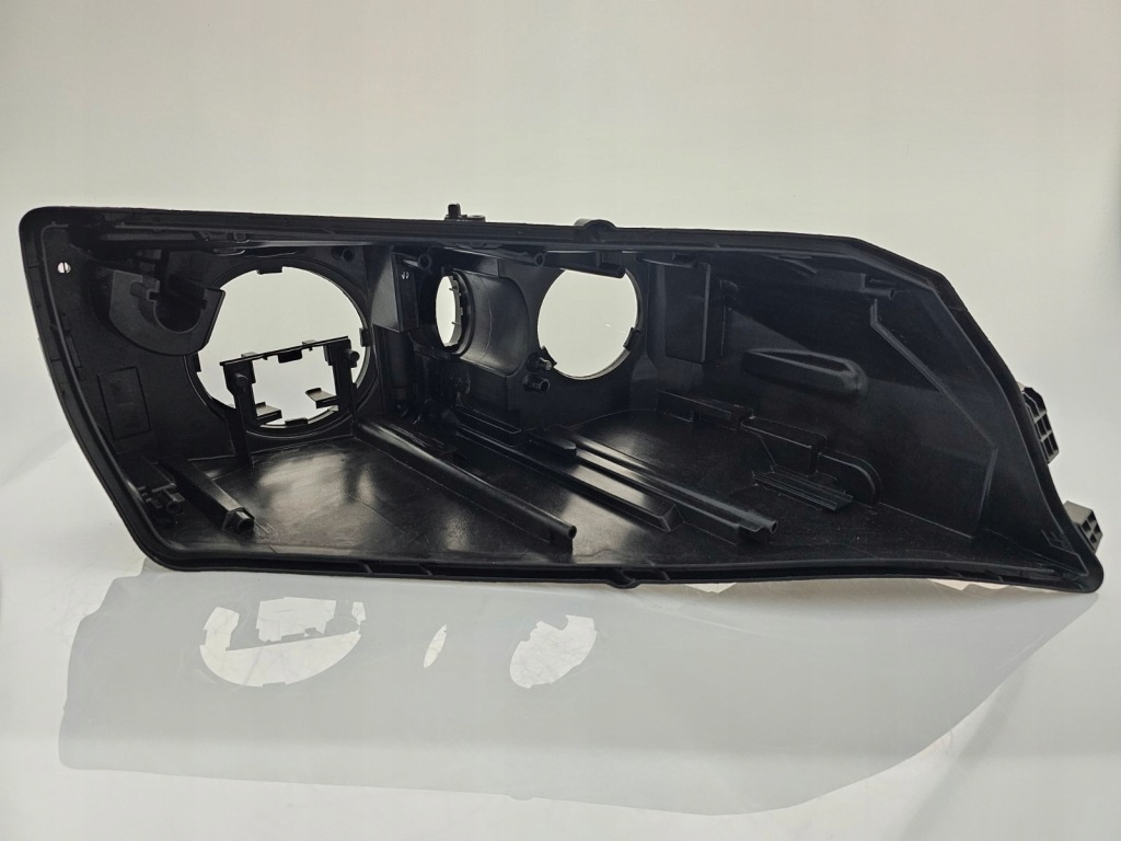 фото №1, Оригінальна корпус фара skoda octavia iii lift протитуманна фара 16-19 права