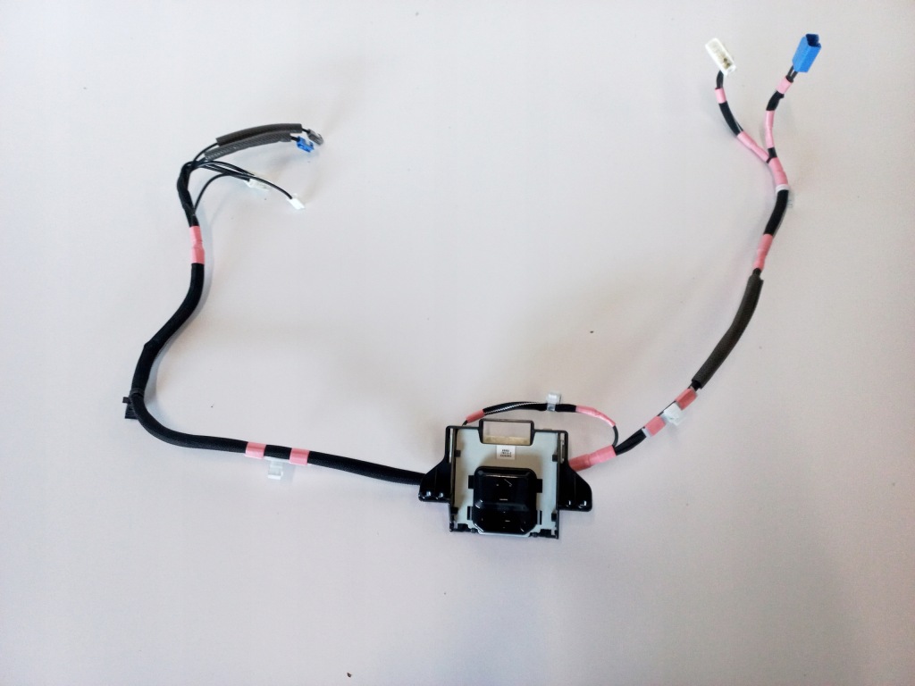 Купити Антена gps lexus ux 250h f-sport 86860-78010c