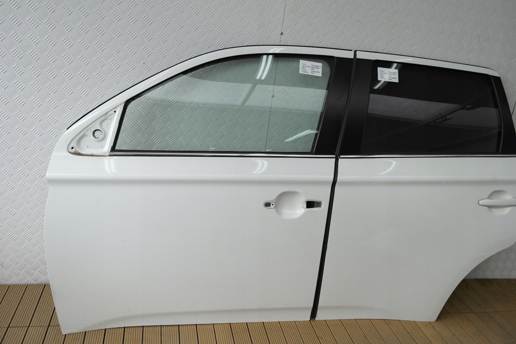 фото №6, Mitsubishi outlander iii lift 16-20 дверь передние i задние левая kpl w37 оригинальный номер
