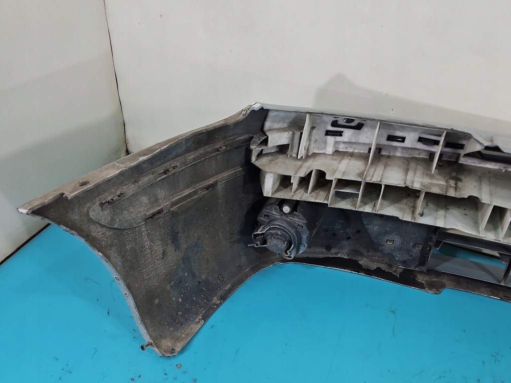 Бампер перед renault scenic i серебристый hb 5d 99-03 в Украине