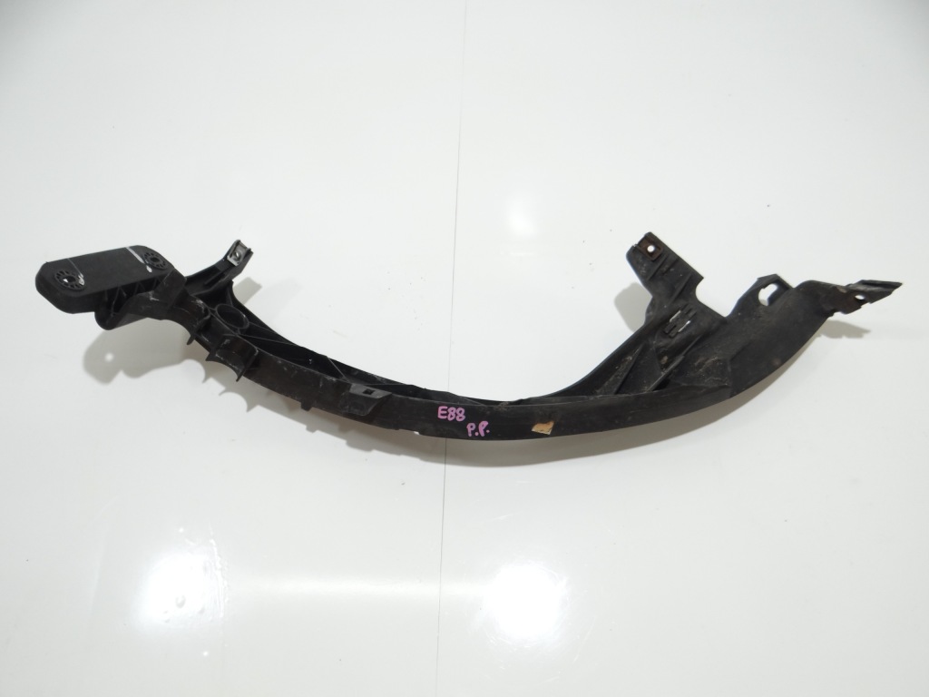 Купити Напрямна кронштейн лампи правий перед bmw e87 7148762