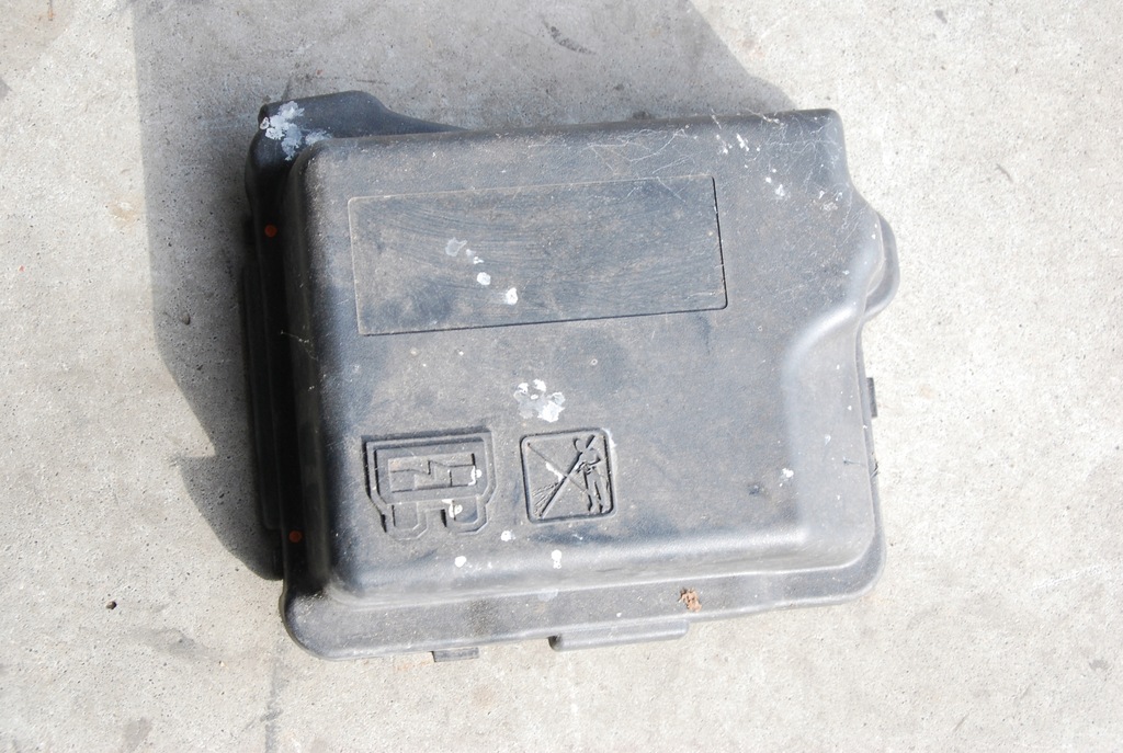 фото №1, Крышка предохранителей peugeot 208 2008 2011-