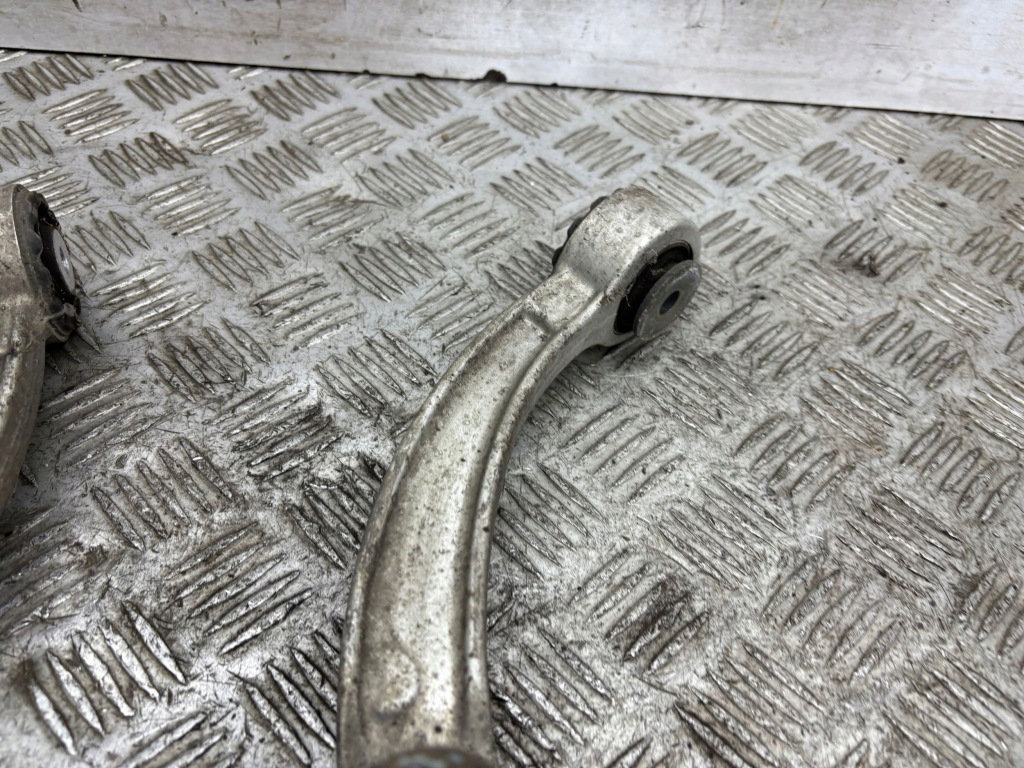 Mercedes-benz ml w166 2012 рычаг передний нижний Недорого