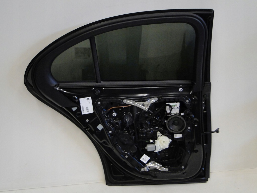 фото №12, Mercedes дверь задние левая серые 831 задняя e klasa 214 w214 sedan седан